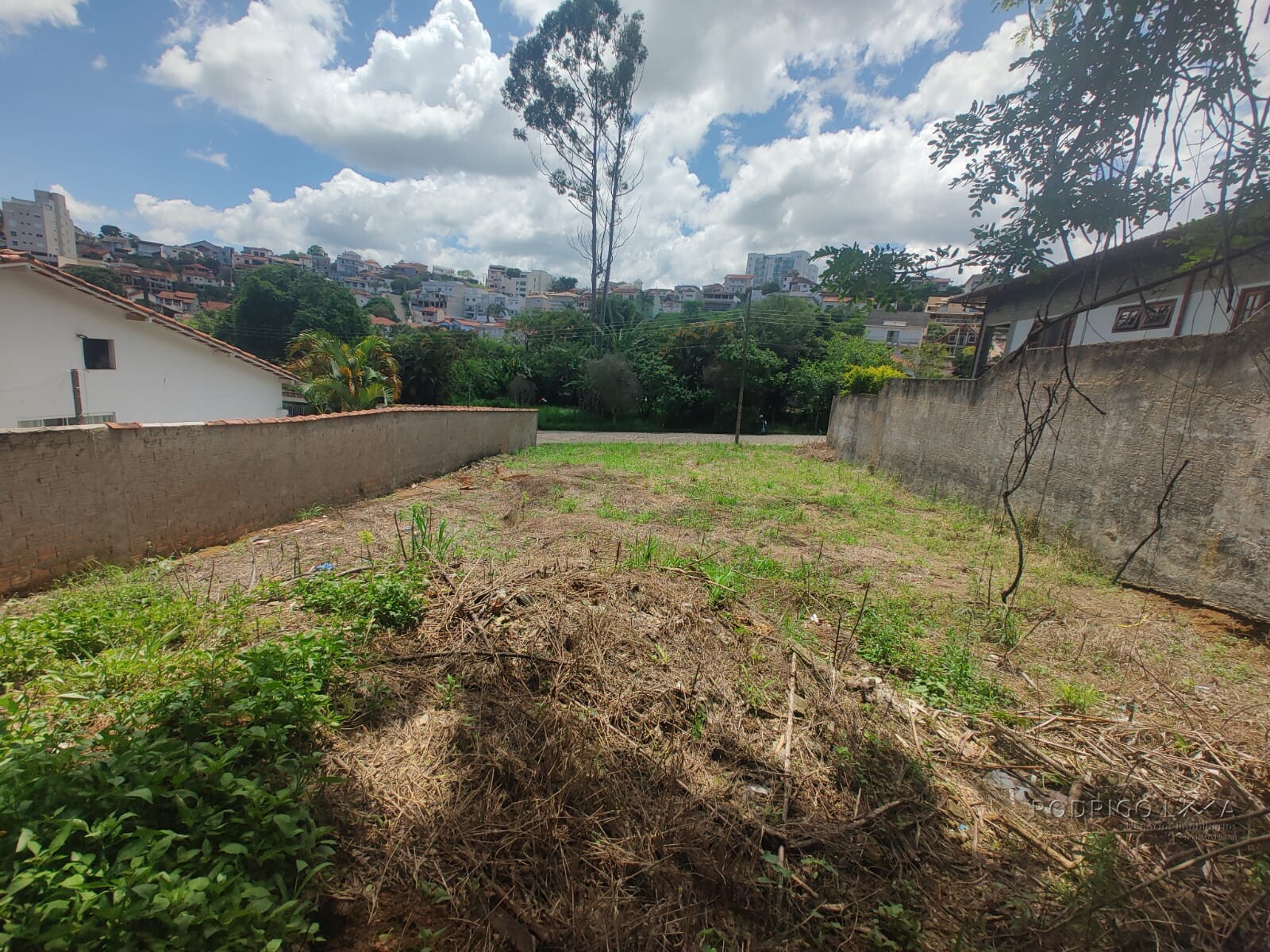 Lote à venda em bairro nobre de São Lourenço MG