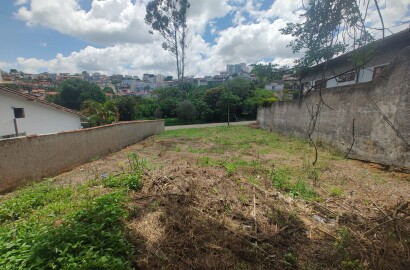 Lote à venda em bairro nobre de São Lourenço MG
