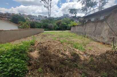 Lote à venda em bairro nobre de São Lourenço MG