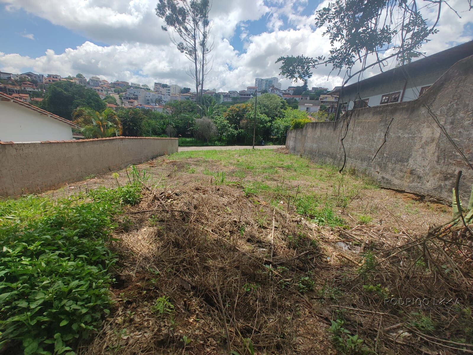 Lote à venda em bairro nobre de São Lourenço MG