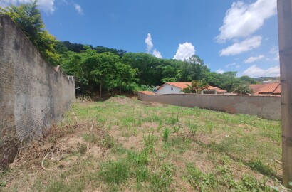 Lote à venda em bairro nobre de São Lourenço MG