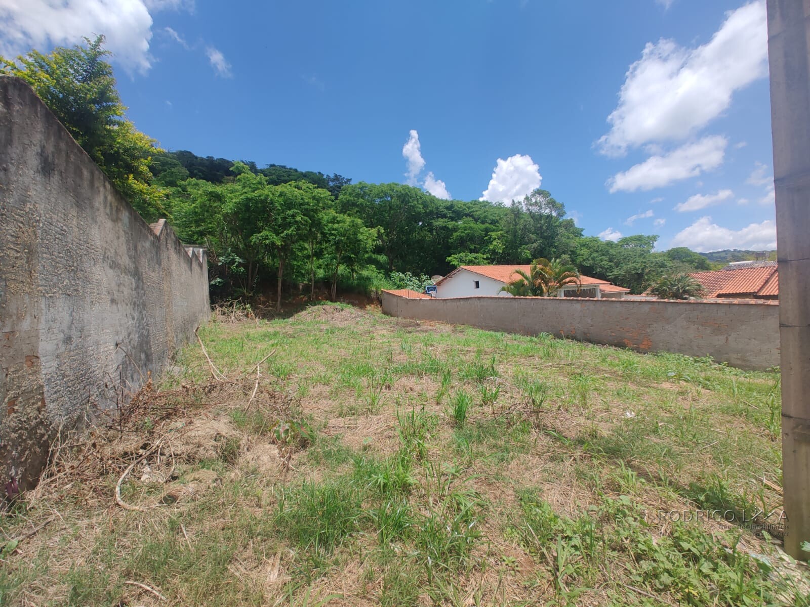 Lote à venda em bairro nobre de São Lourenço MG