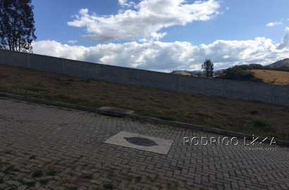 Lote no Condomínio Águas da Mantiqueira, a 3 minutos do centro de São Lourenço - MG.