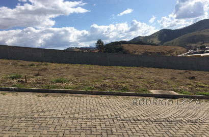 Lote no Condomínio Águas da Mantiqueira, a 3 minutos do centro de São Lourenço - MG.