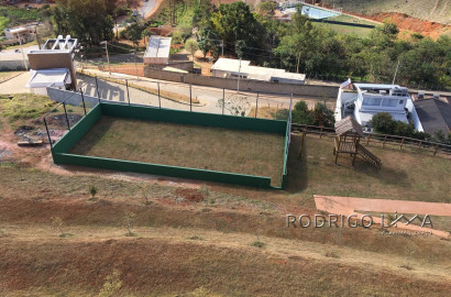 Lote no Condomínio Águas da Mantiqueira, a 3 minutos do centro de São Lourenço - MG.