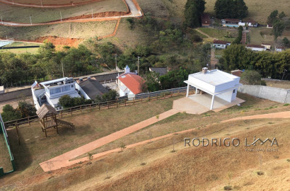 Lote no Condomínio Águas da Mantiqueira, a 3 minutos do centro de São Lourenço - MG.