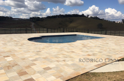 Lote no Condomínio Águas da Mantiqueira, a 3 minutos do centro de São Lourenço - MG.