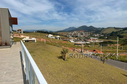 Lote no condomínio Altos da Serra para venda em São Lourenço - MG.