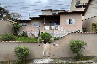 Casa para venda em São Lourenço MG.