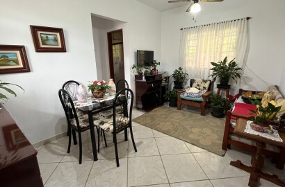 Casa para venda em São Lourenço MG.
