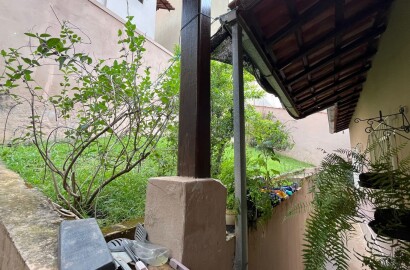 Casa para venda em São Lourenço MG.