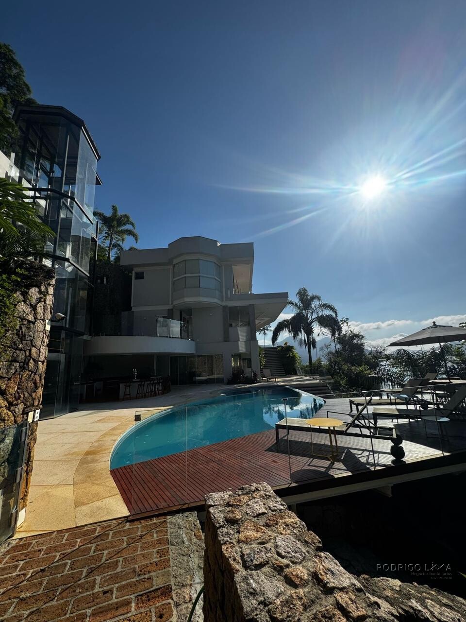 Luxuosa mansão para venda em Ubatuba SP.