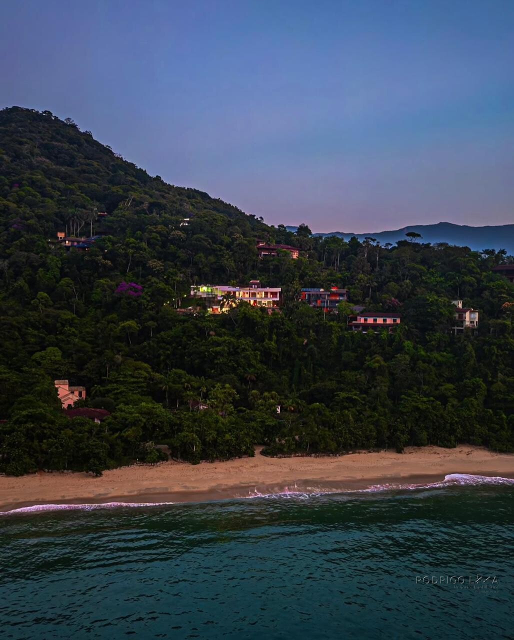 Luxuosa mansão para venda em Ubatuba SP.