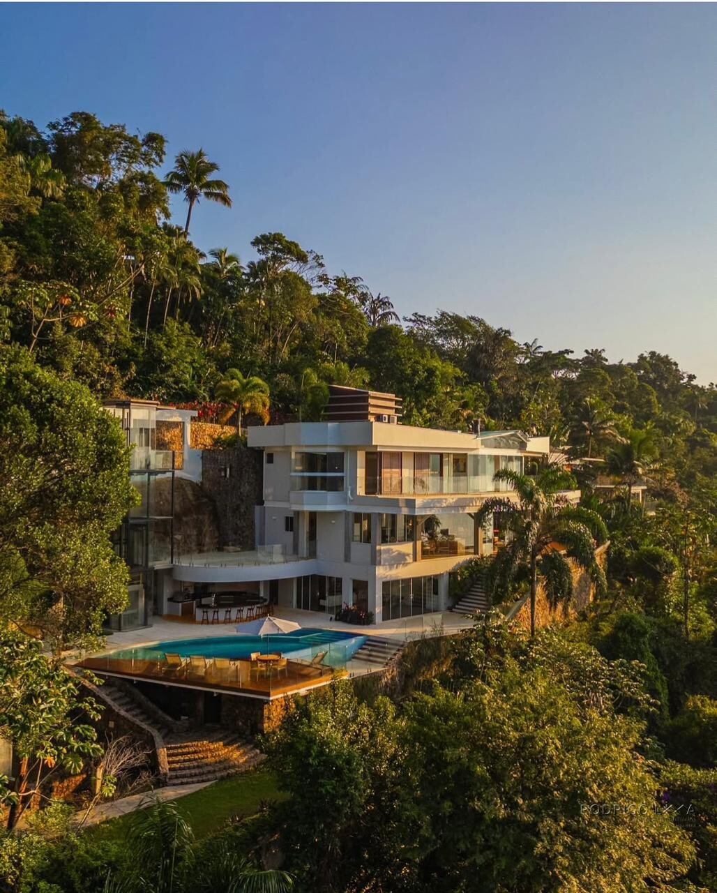 Luxuosa mansão para venda em Ubatuba SP.