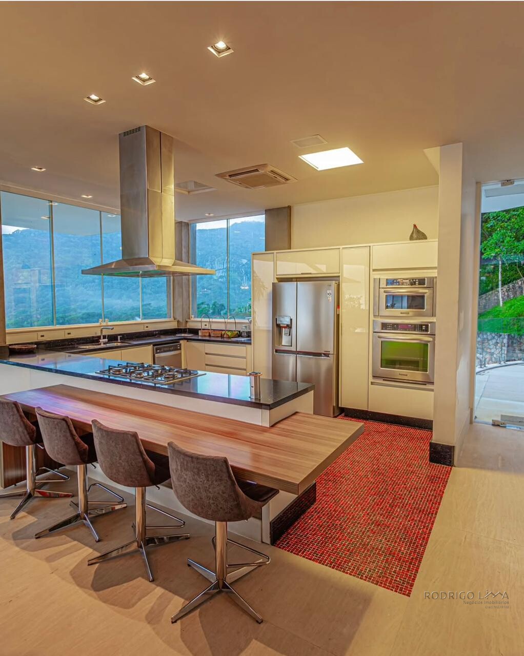 Luxuosa mansão para venda em Ubatuba SP.