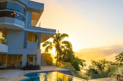 Luxuosa mansão para venda em Ubatuba SP.