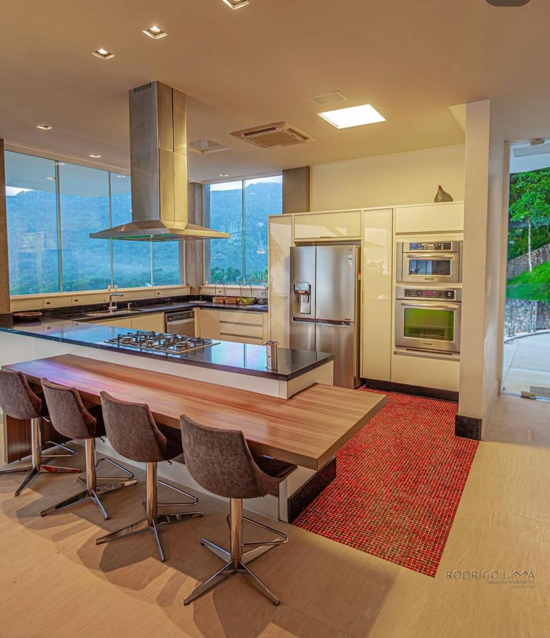 Luxuosa mansão para venda em Ubatuba SP.