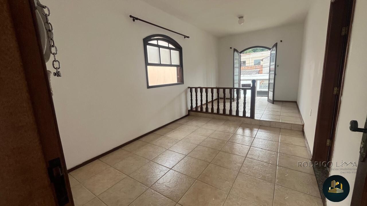 Casa para venda em São Lourenço - MG.