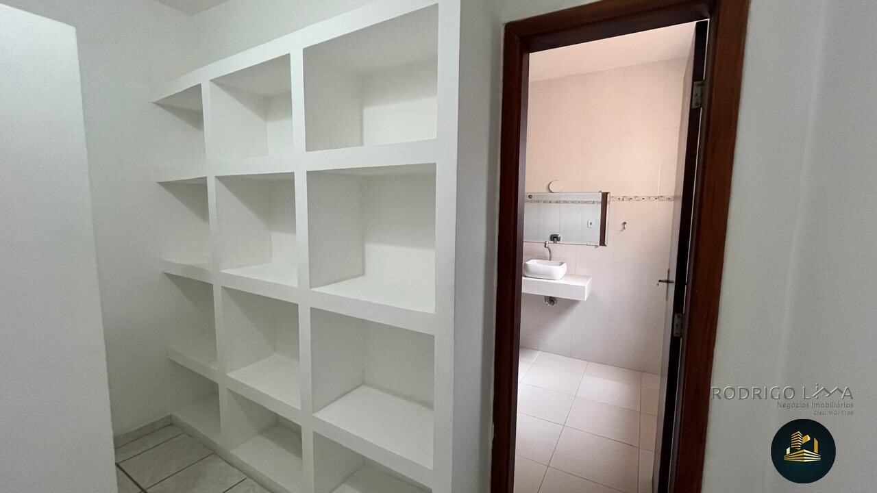 Casa para venda em São Lourenço - MG.