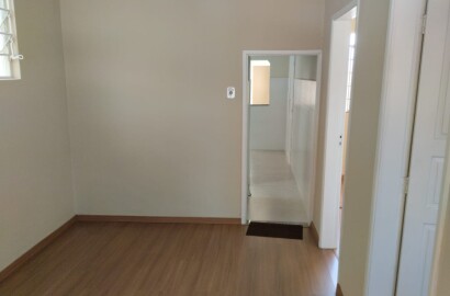 Casa para venda em São Lourenço - MG.