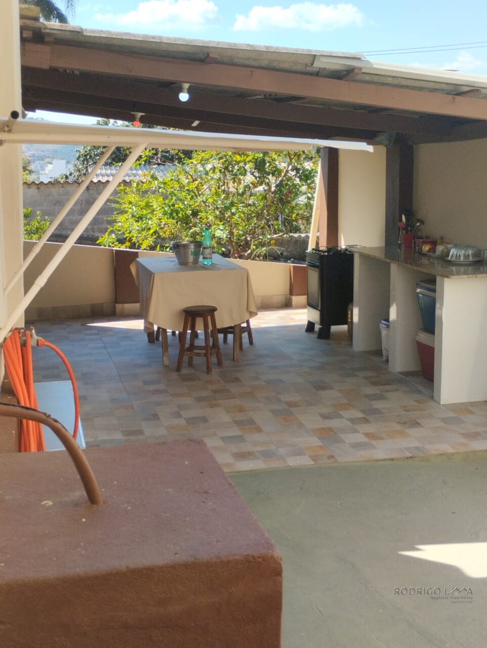 Casa para venda em São Lourenço - MG.