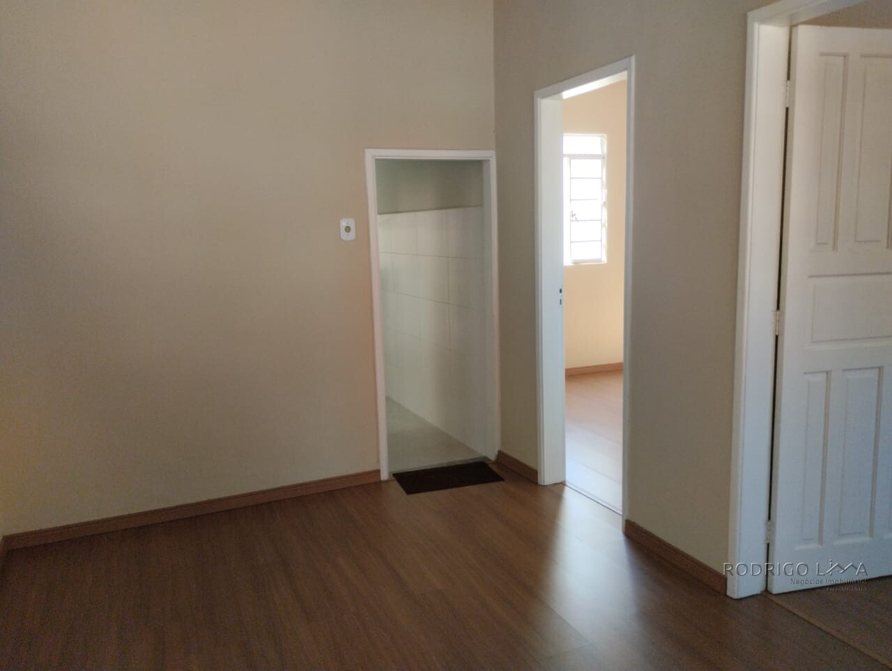 Casa para venda em São Lourenço - MG.