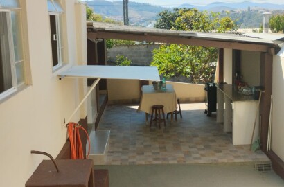 Casa para venda em São Lourenço - MG.