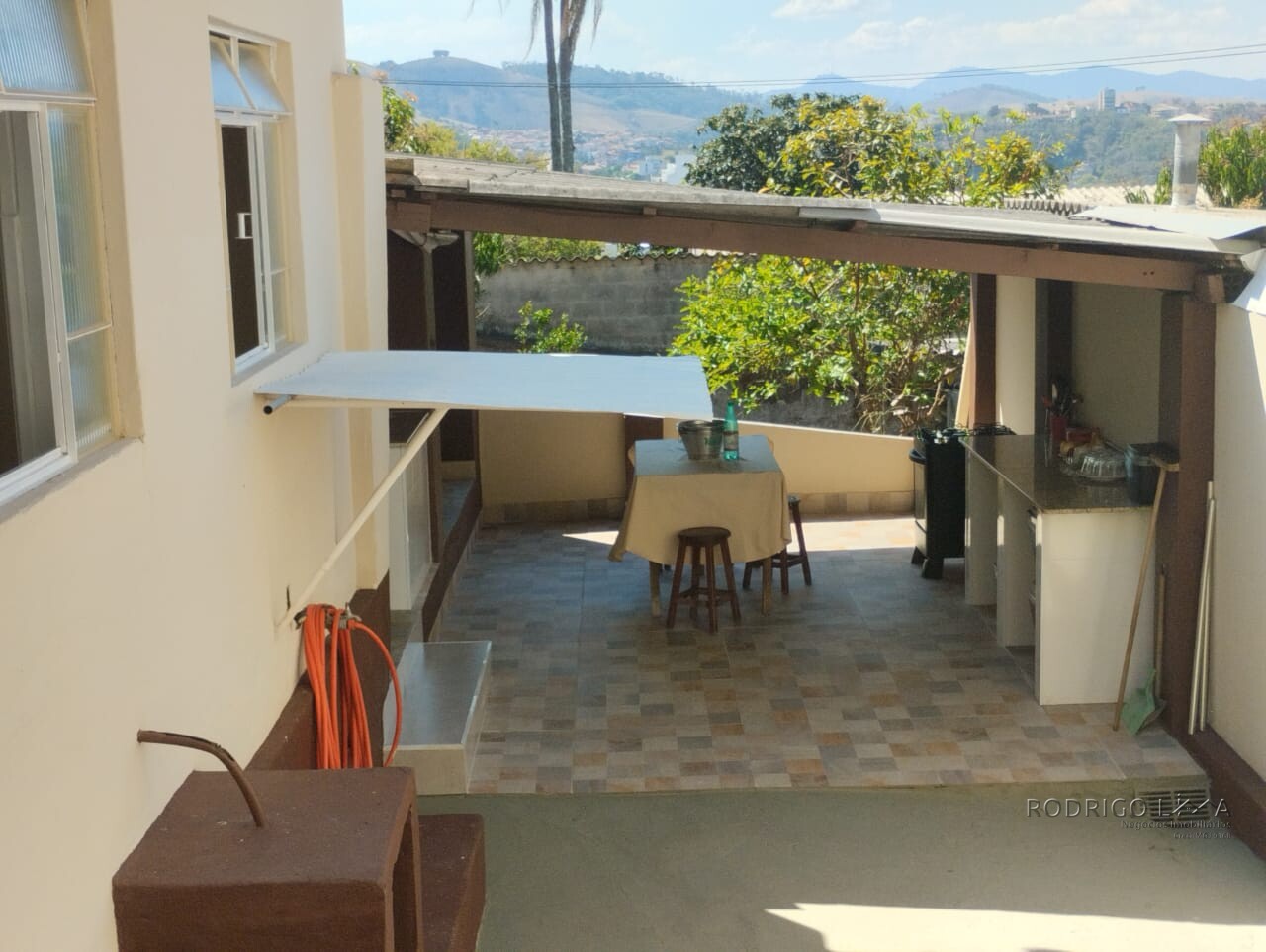 Casa para venda em São Lourenço - MG.