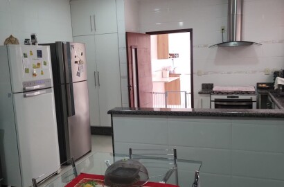 Lindo sobrado para venda em São Lourenço MG
