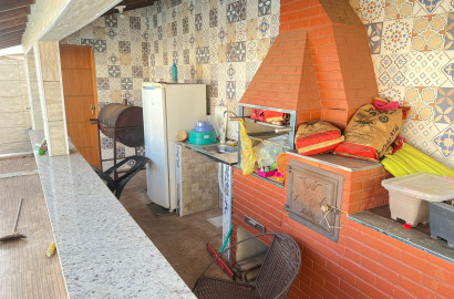 Sobrado para venda em São Lourenço - MG.
