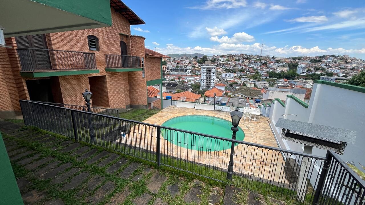 Casa de alto padrão para venda em São Lourenço MG