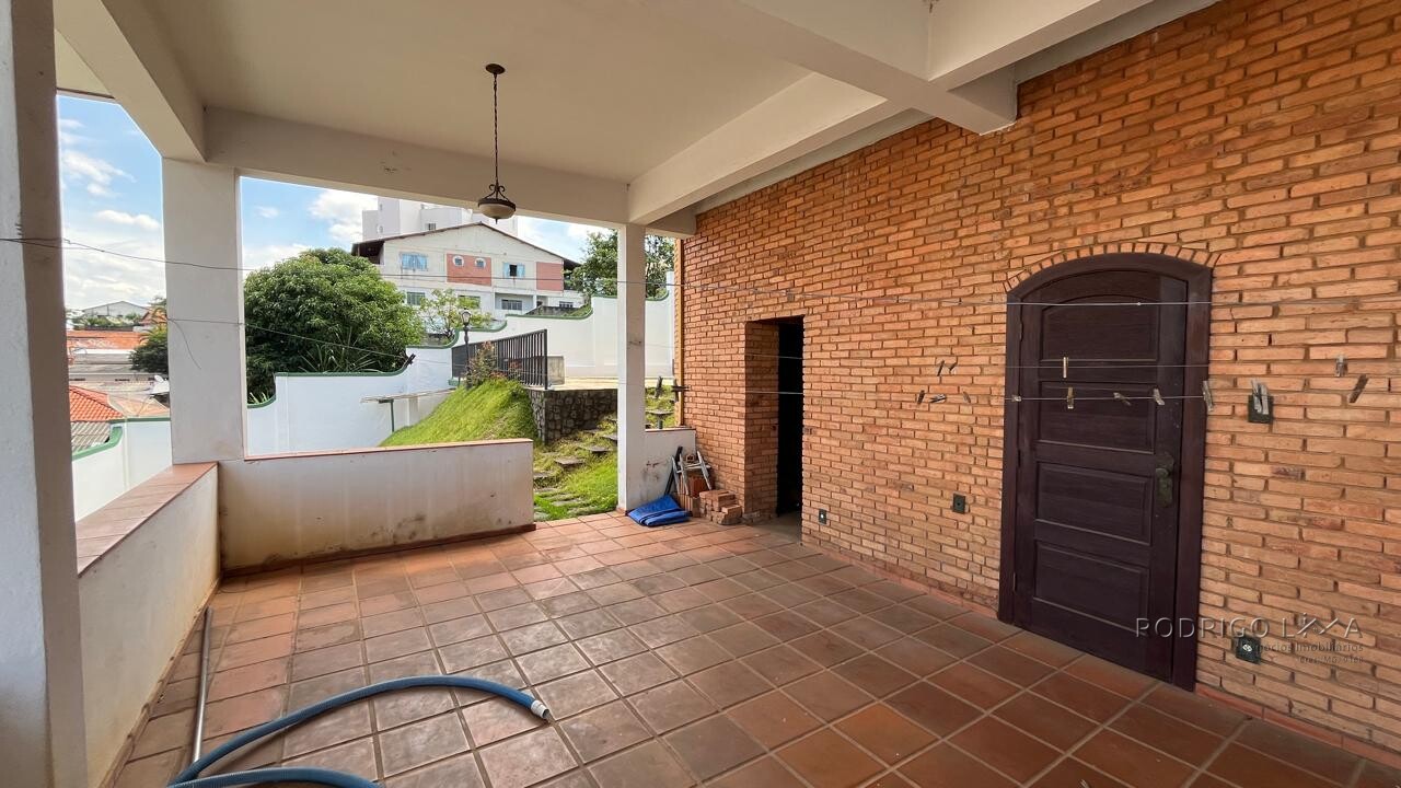 Casa de alto padrão para venda em São Lourenço MG