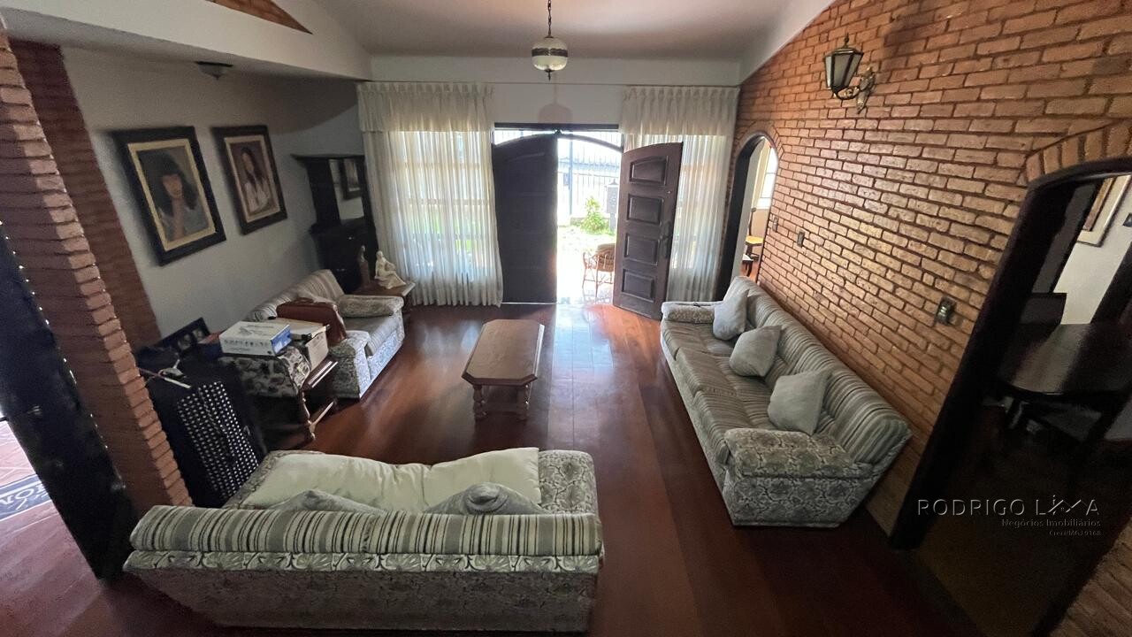 Casa de alto padrão para venda em São Lourenço MG