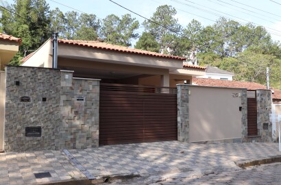 Linda casa para venda em São Lourenço MG