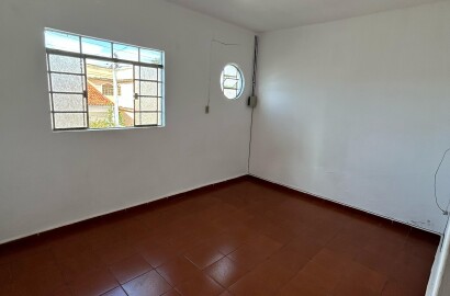 Casa com terreno amplo para venda em São Lourenço MG