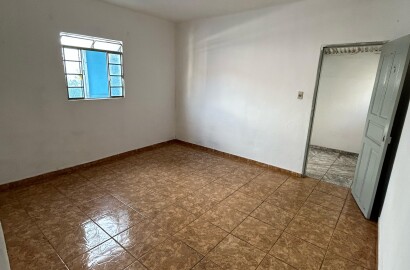 Casa com terreno amplo para venda em São Lourenço MG